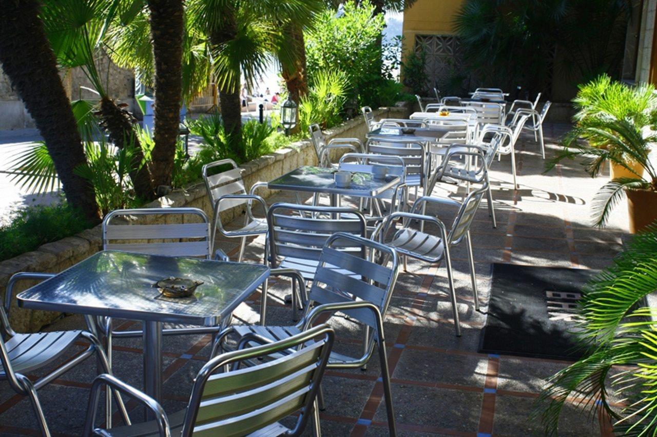 Hotel Gaya Peguera Bagian luar foto