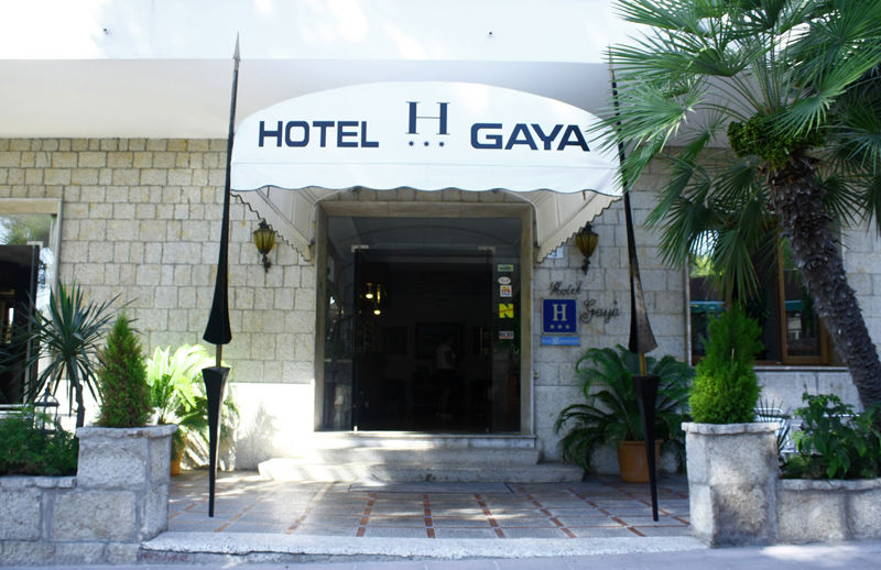 Hotel Gaya Peguera Bagian luar foto