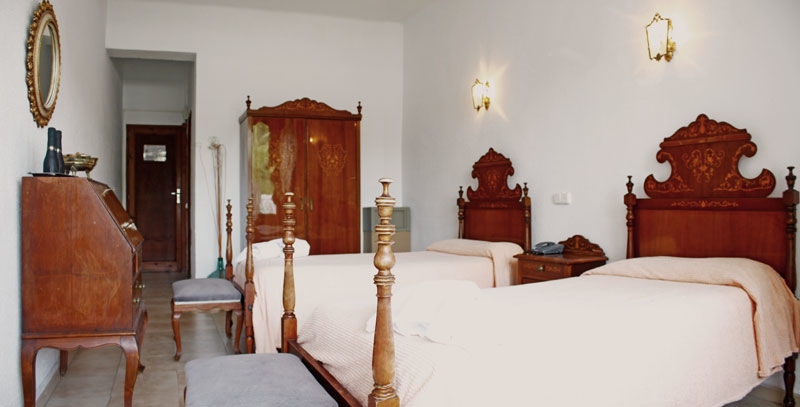 Hotel Gaya Peguera Bagian luar foto