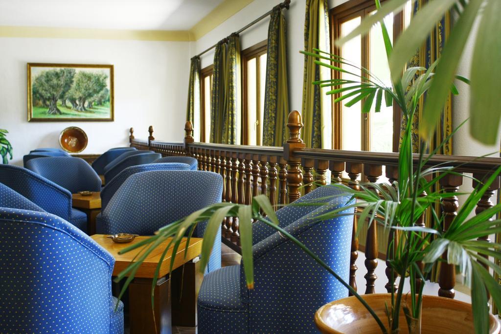 Hotel Gaya Peguera Bagian luar foto