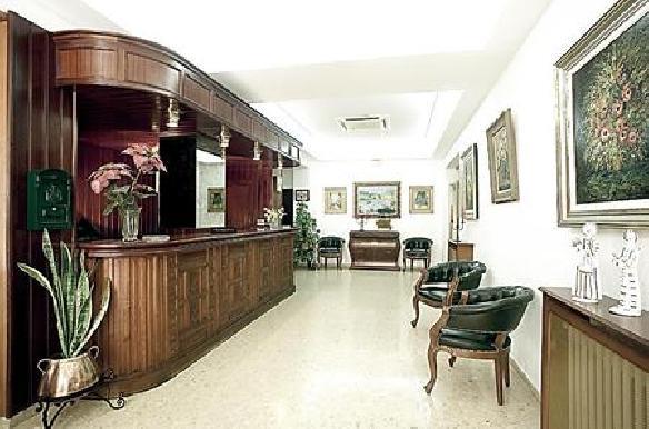 Hotel Gaya Peguera Bagian luar foto