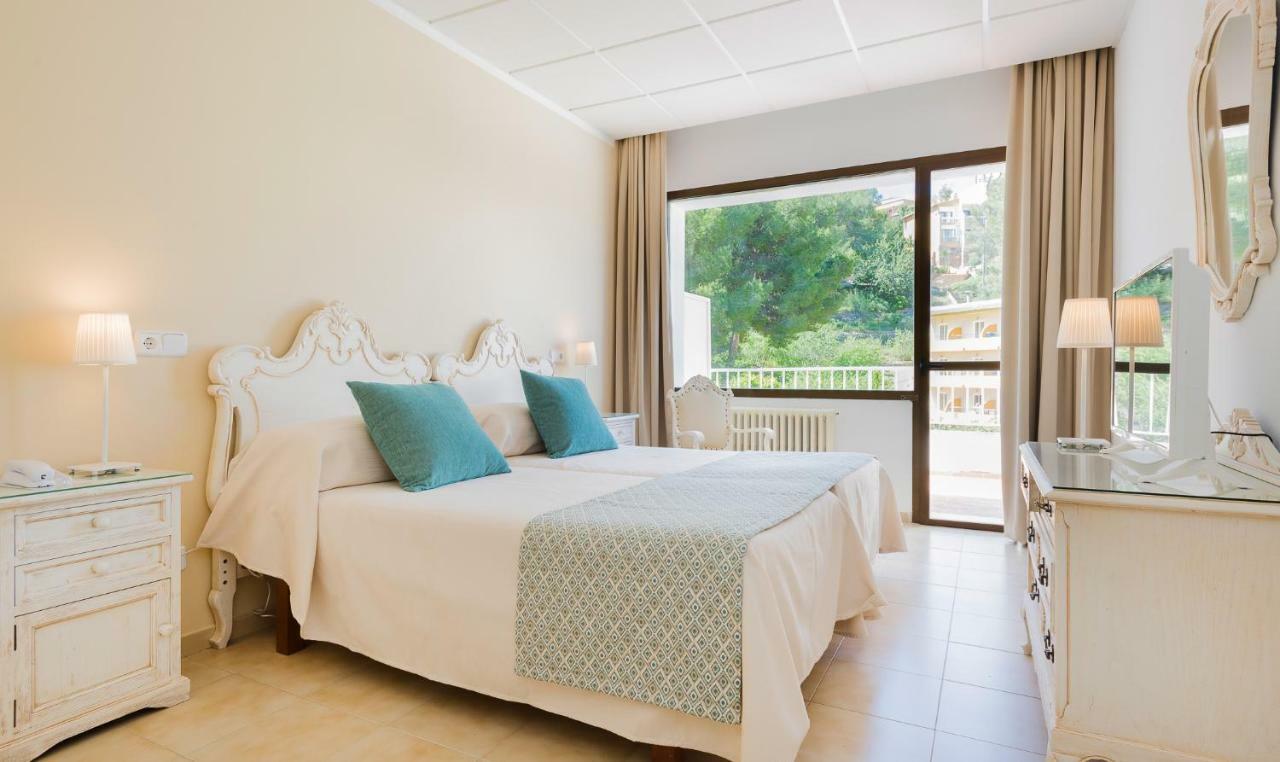 Hotel Gaya Peguera Bagian luar foto